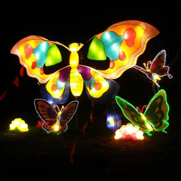 Popular Silk Cartoon Lanterns Duck Cartoon Lanterns For New Year Holiday