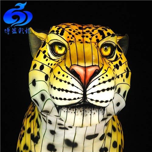 لائف سائز جانوروں کی شکل والی چینی لالٹینز